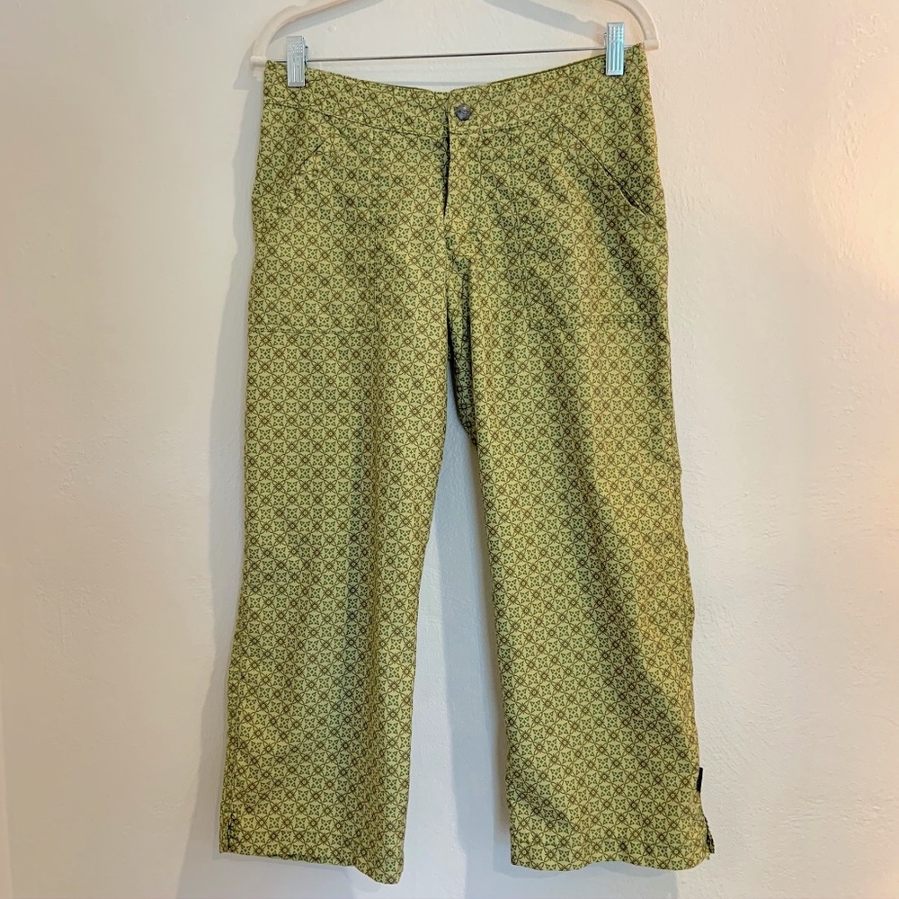 EUC Prana Geo Green Hiking Capri Pants